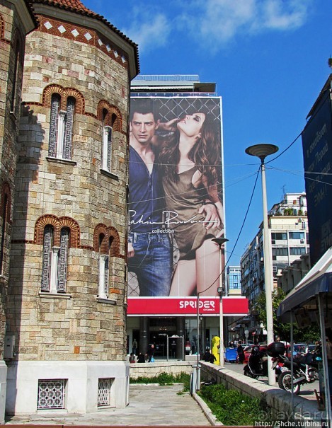 Весь Пирей — от узких улочек до широких проспектов