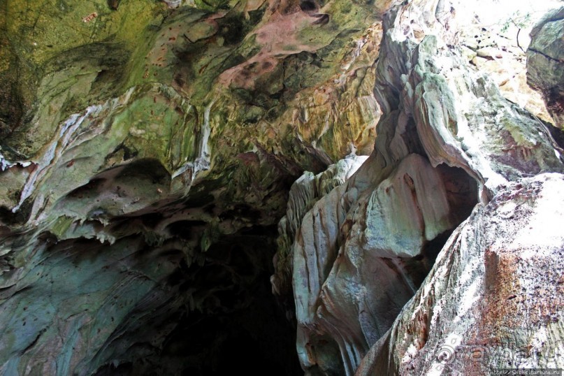 Заглянули в пещеру Калабера