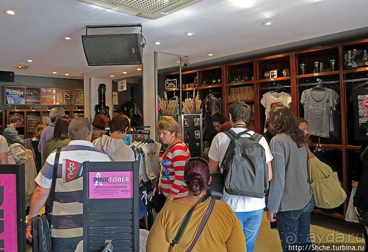 Культовое кафе в Париже