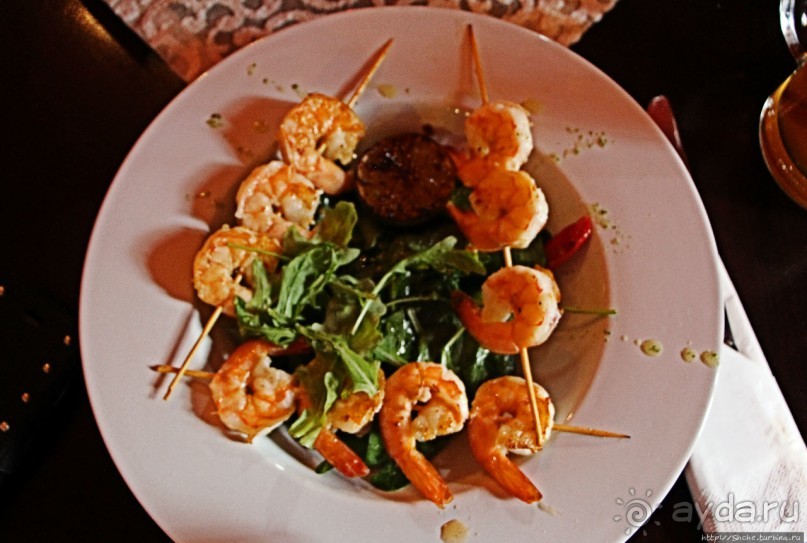 Разогретое пиво и креветочный шашлык (вместо утки) в ратуше