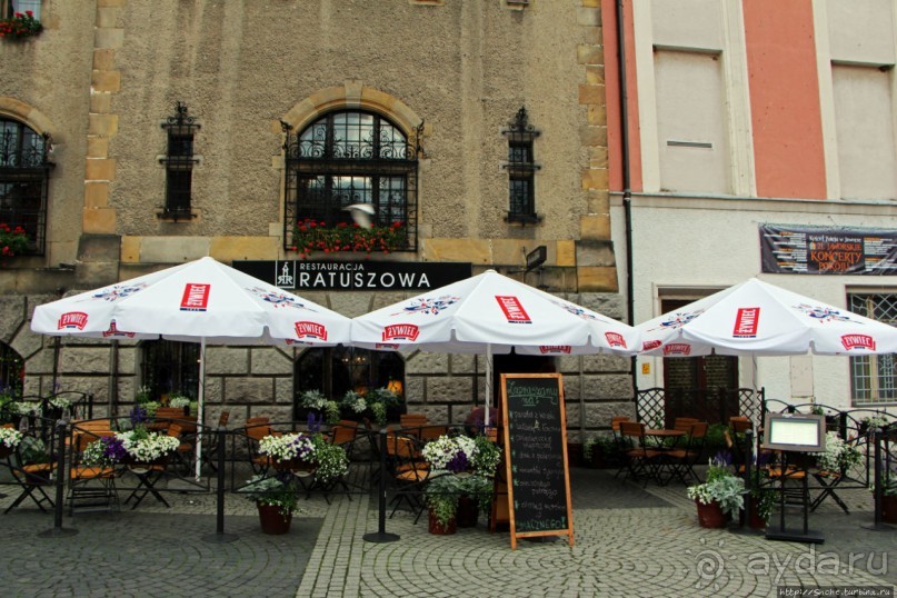 Разогретое пиво и креветочный шашлык (вместо утки) в ратуше