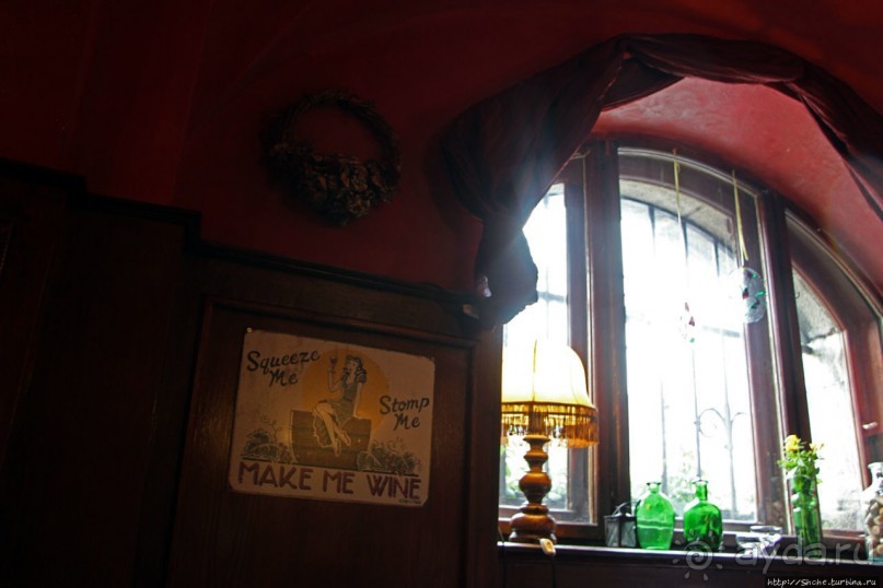 Разогретое пиво и креветочный шашлык (вместо утки) в ратуше