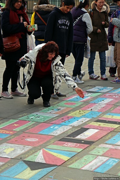 Развлекуха на Трафальгарской площади.