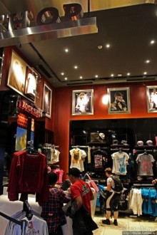 "Культовое" кафе в Барселоне... Мадонна, Шакира и д.р