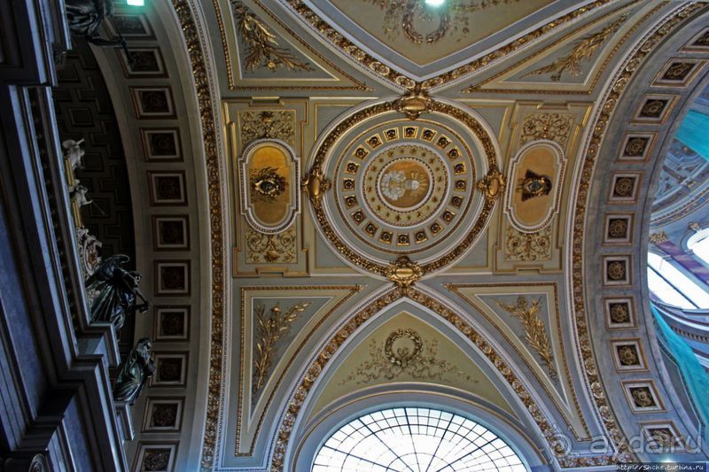 Базилика Святого Адальберта — первый и главный храм Венгрии