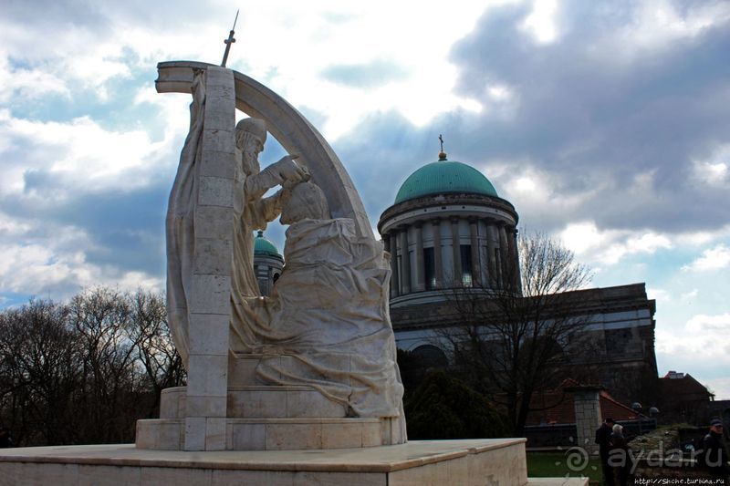 Базилика Святого Адальберта — первый и главный храм Венгрии