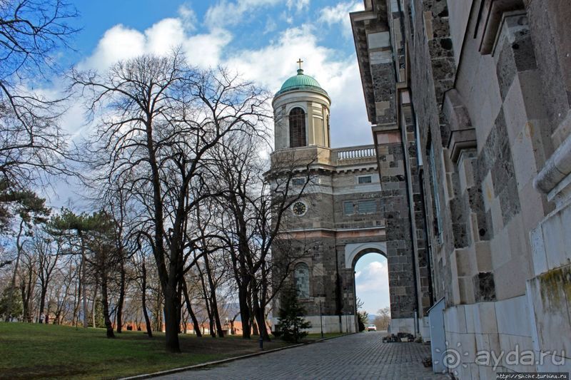 Базилика Святого Адальберта — первый и главный храм Венгрии