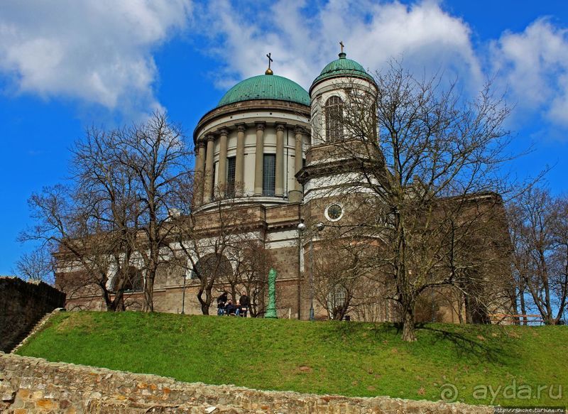 Базилика Святого Адальберта — первый и главный храм Венгрии