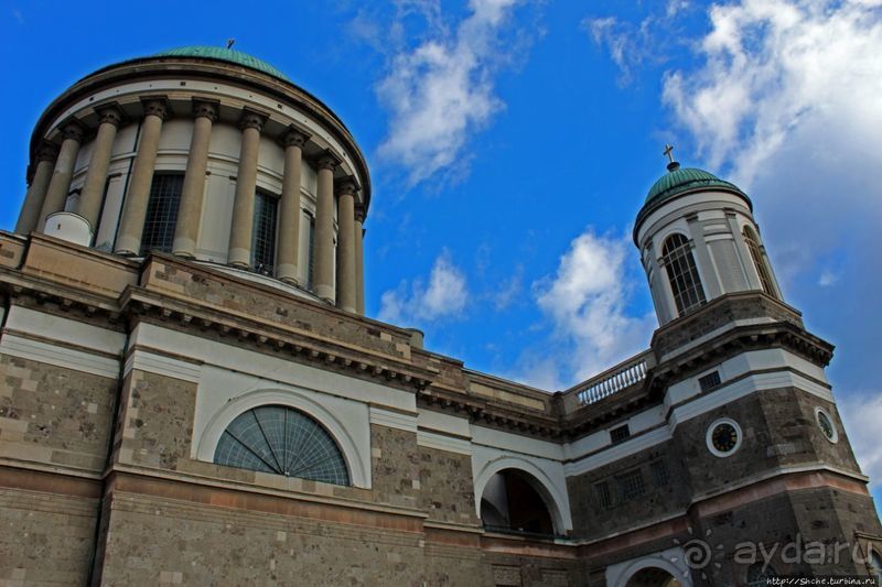 Базилика Святого Адальберта — первый и главный храм Венгрии