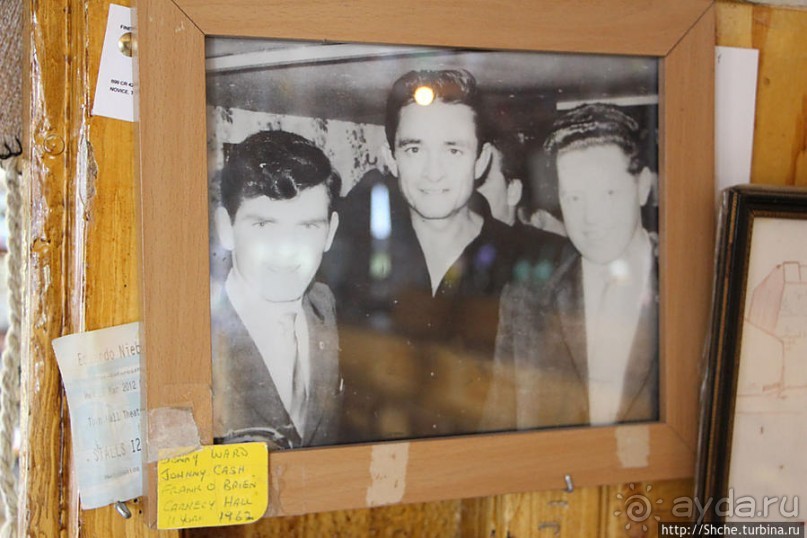 "Антикварный" паб в глубинке Ирландии