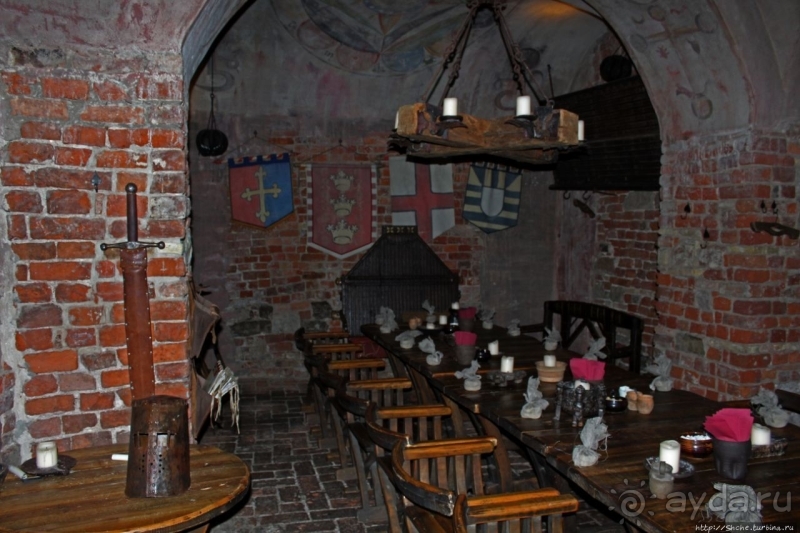 Аутентичный средневековый ресторан Rozengrāls в центре Риги