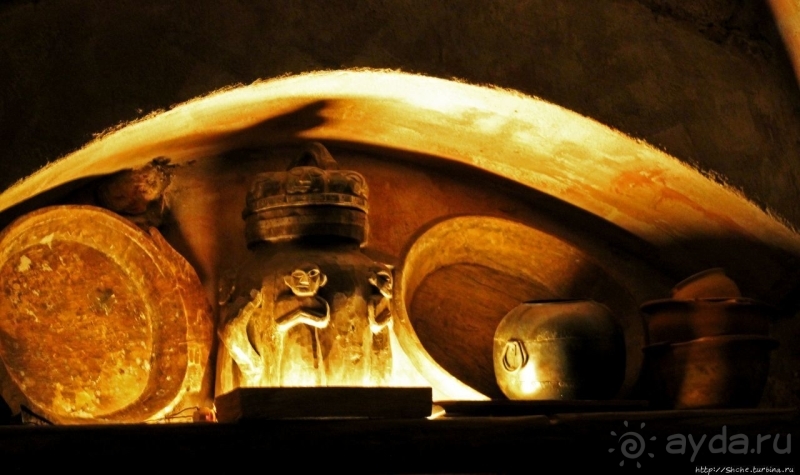 Аутентичный средневековый ресторан Rozengrāls в центре Риги