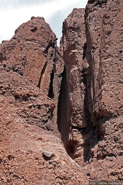 Долина Смерти. Natural Bridge Canyon — русло древней реки