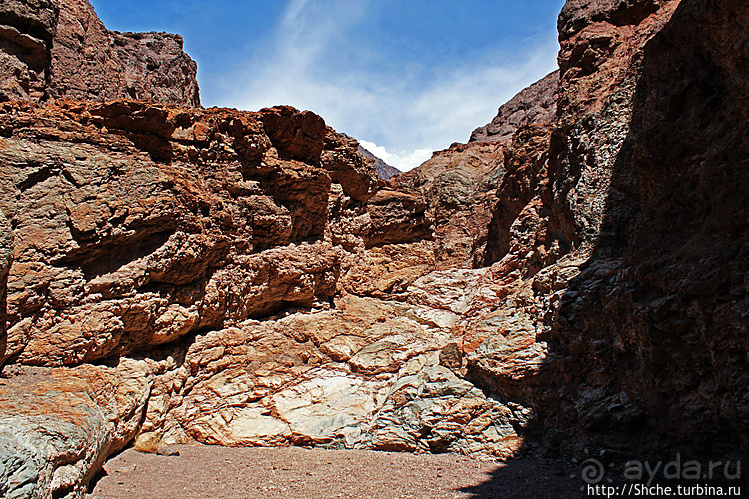 Долина Смерти. Natural Bridge Canyon — русло древней реки