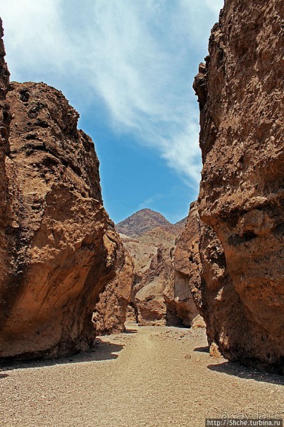 Долина Смерти. Natural Bridge Canyon — русло древней реки