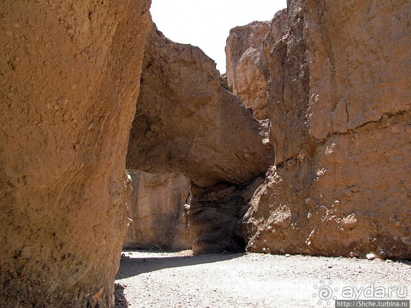 Долина Смерти. Natural Bridge Canyon — русло древней реки