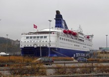 А здесь встречают пароходы, совсем не там, где поезда