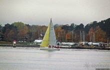 А здесь встречают пароходы, совсем не там, где поезда