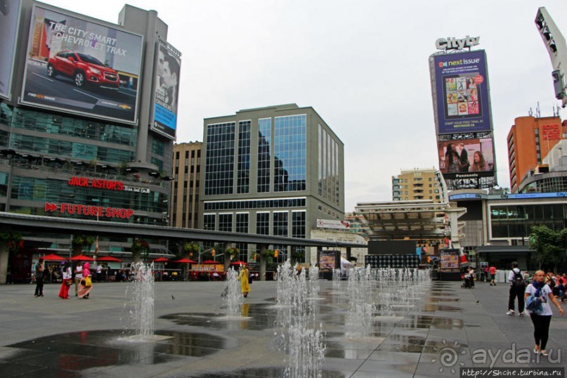 Недоскребы Торонто