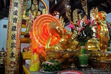 Буддистский монастырь (14в.) в Ха-Лонге