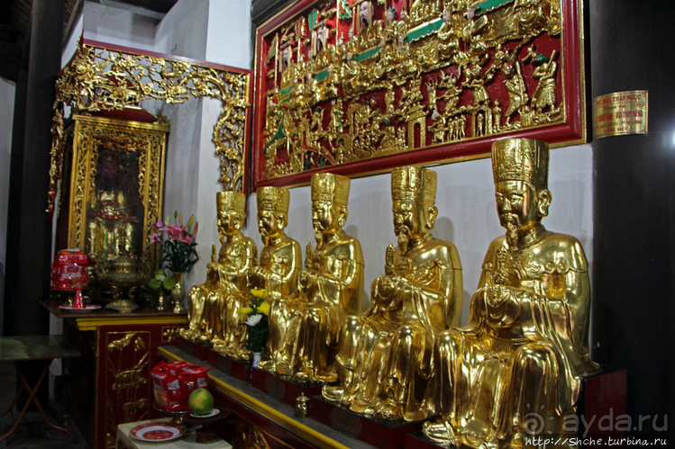 Буддистский монастырь (14в.) в Ха-Лонге