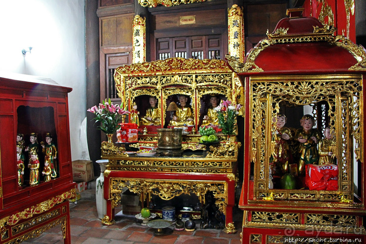 Буддистский монастырь (14в.) в Ха-Лонге