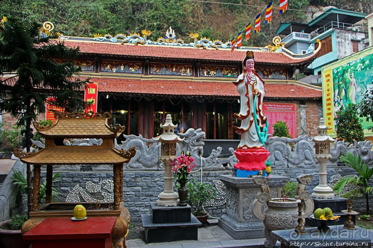 Буддистский монастырь (14в.) в Ха-Лонге