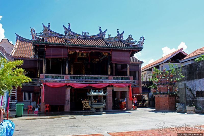 Храм божества процветания и нравственности (удачно заглянул)