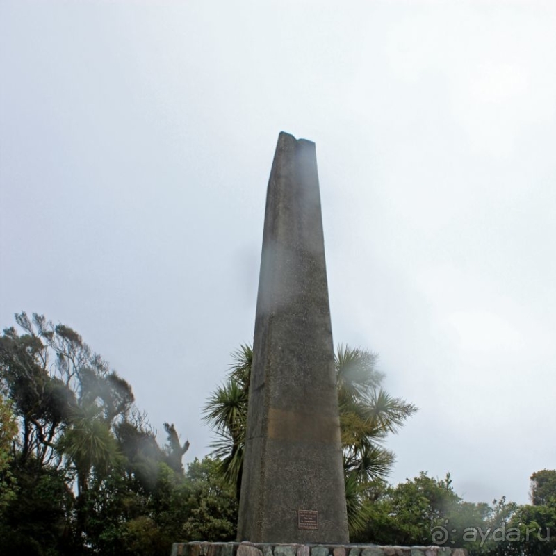 Knight's Point — точка на перевале, названная в честь собаки