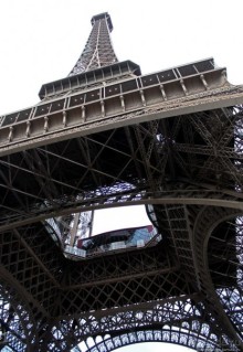 Та самая, "которая нервно курит в сторонке"