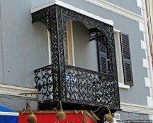 Гибралтарская "фишка" — металлические ажурные балконы