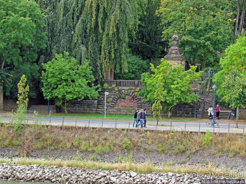 Аллея Аденауэра — набережная Рейна в столичном Бонне
