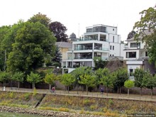 Аллея Аденауэра — набережная Рейна в столичном Бонне