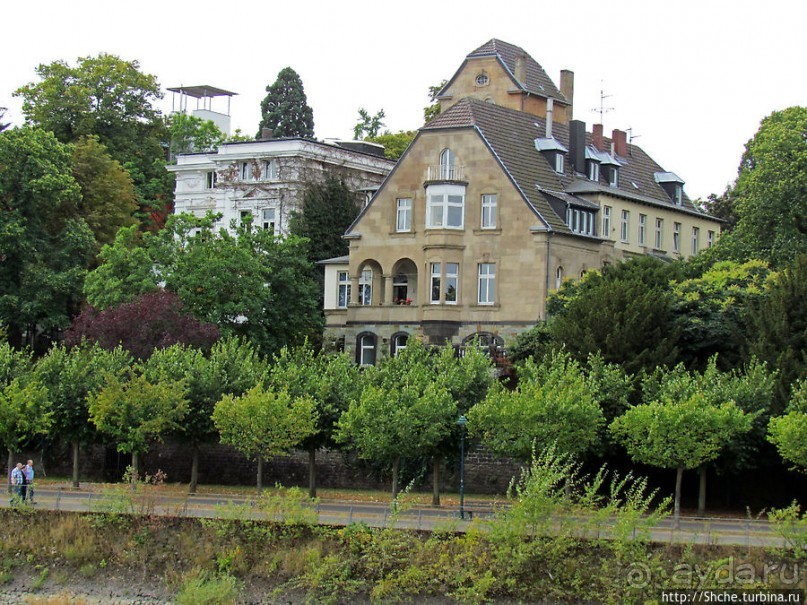 Аллея Аденауэра — набережная Рейна в столичном Бонне