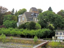 Аллея Аденауэра — набережная Рейна в столичном Бонне