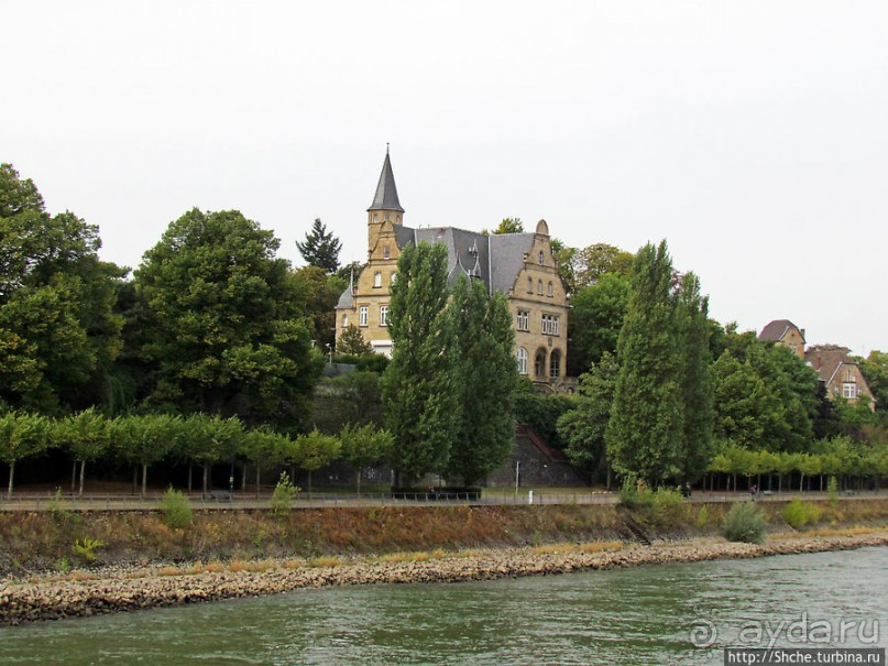 Аллея Аденауэра — набережная Рейна в столичном Бонне