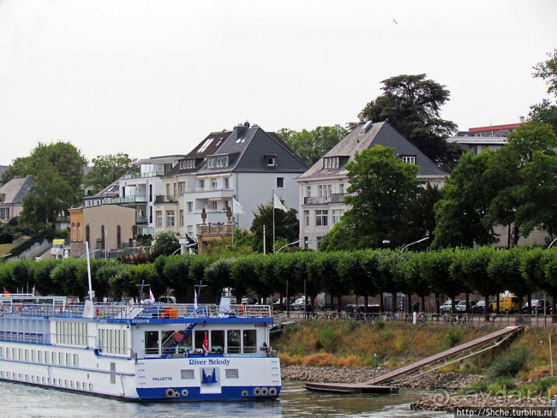 Аллея Аденауэра — набережная Рейна в столичном Бонне