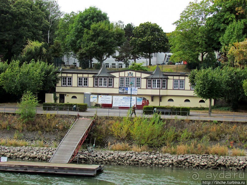 Аллея Аденауэра — набережная Рейна в столичном Бонне