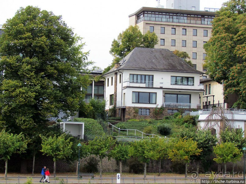 Аллея Аденауэра — набережная Рейна в столичном Бонне