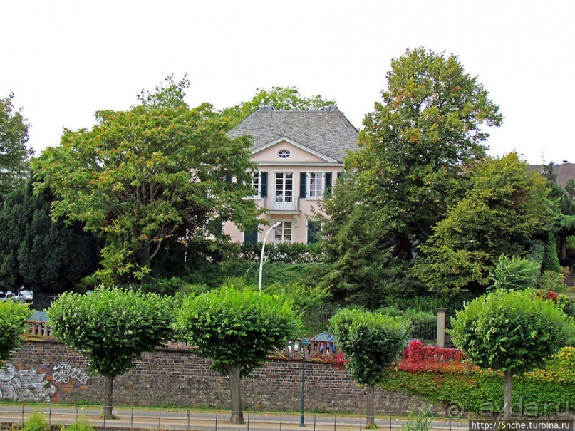 Аллея Аденауэра — набережная Рейна в столичном Бонне