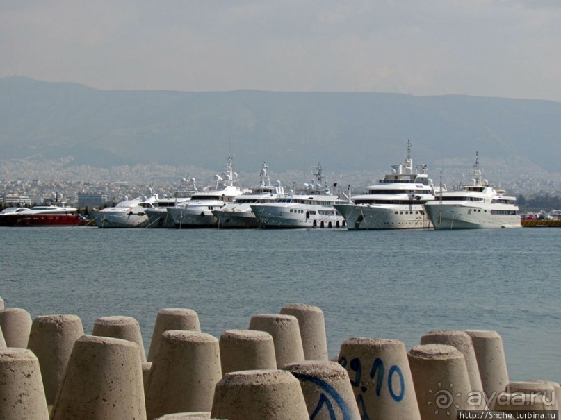 Спокойный берег Саронического залива