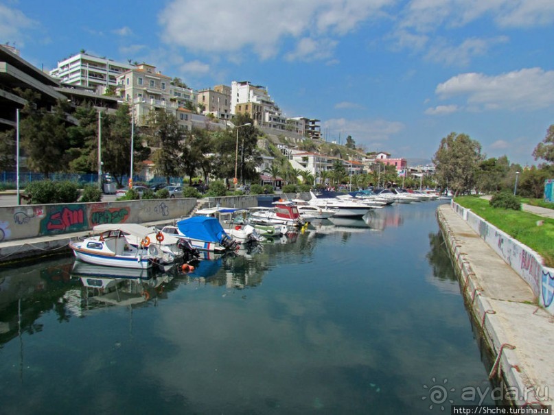 Спокойный берег Саронического залива