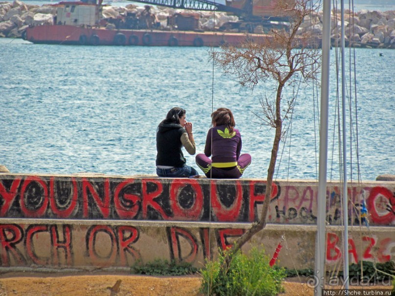 Спокойный берег Саронического залива