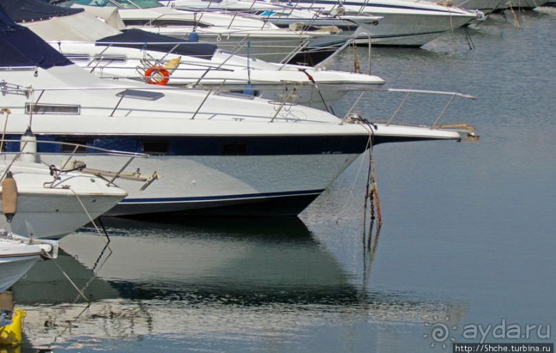 Спокойный берег Саронического залива