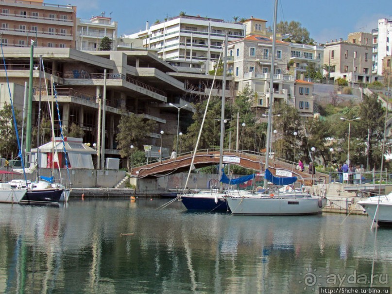 Спокойный берег Саронического залива