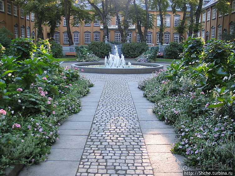 Stiftsgården — резиденция норвежских королей в Тронхейме