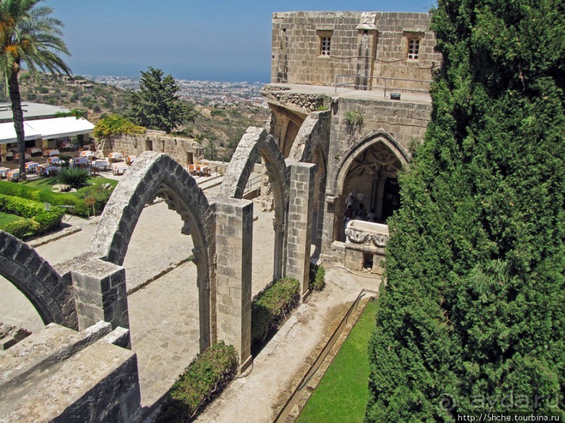 Аббатство Беллапаис- эстетичные развалины в готическом стиле