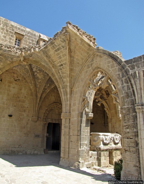 Аббатство Беллапаис- эстетичные развалины в готическом стиле