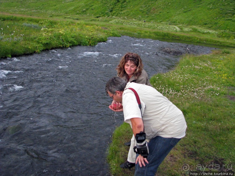 Водопад Seljalandsfoss - пройтись под струей