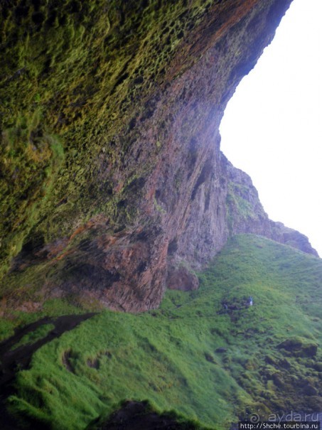 Водопад Seljalandsfoss - пройтись под струей